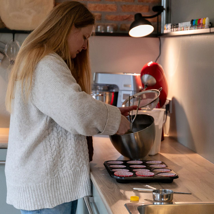 Annemarie Mulderij Annemarie Mulderij en haar unieke methode om tieners te helpen - coachen en bakken